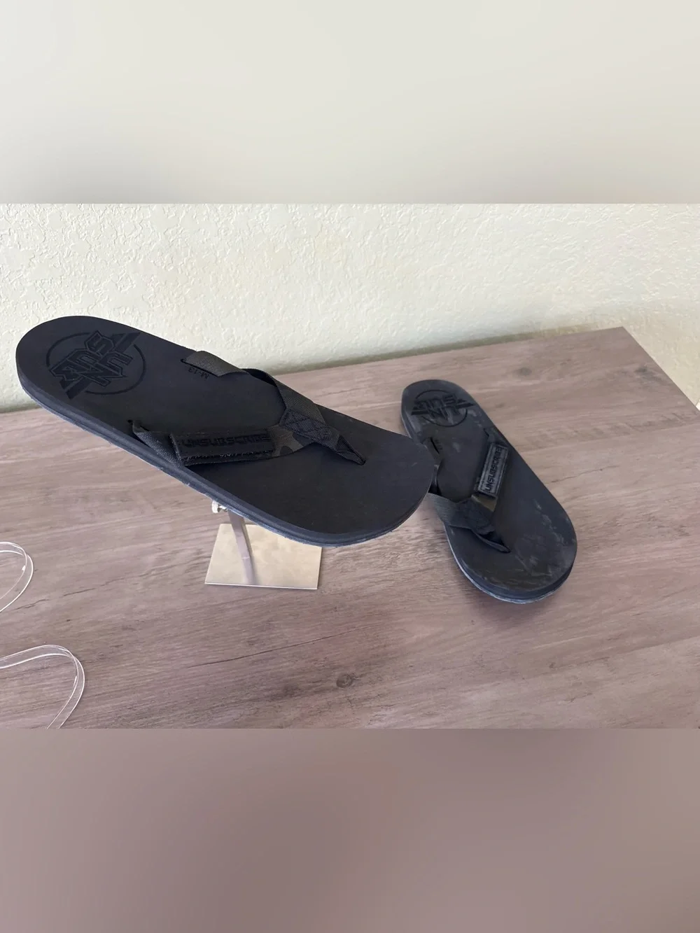 SunSki Black Flip Flops Sandals Men’s Size 13 Lightweight Beach Casual